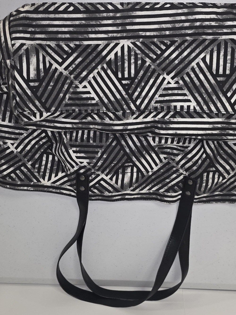 Hurley Juniors Tomboy Tote Black White Geometric Shoulder Bag beach Bag Canvas - Picture 7 of 16
